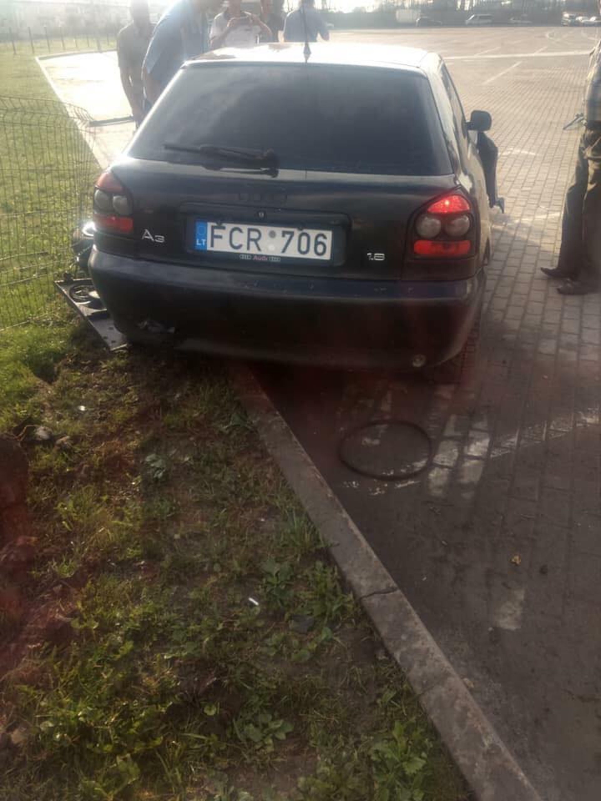 Як у Львові водій на "євробляхах" тікав від поліції. Фото Варта-1