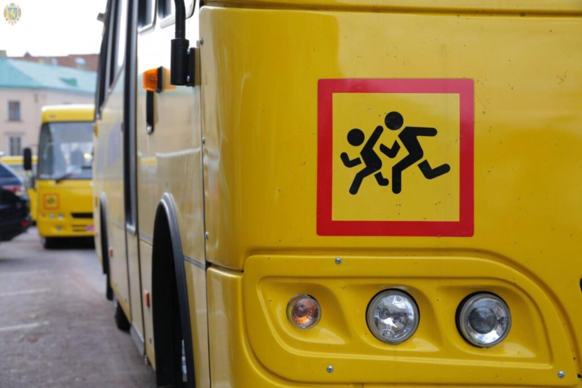 12 автобусів «Школярик» передали відділам освіти громад Львівщини, фото ЛОДА