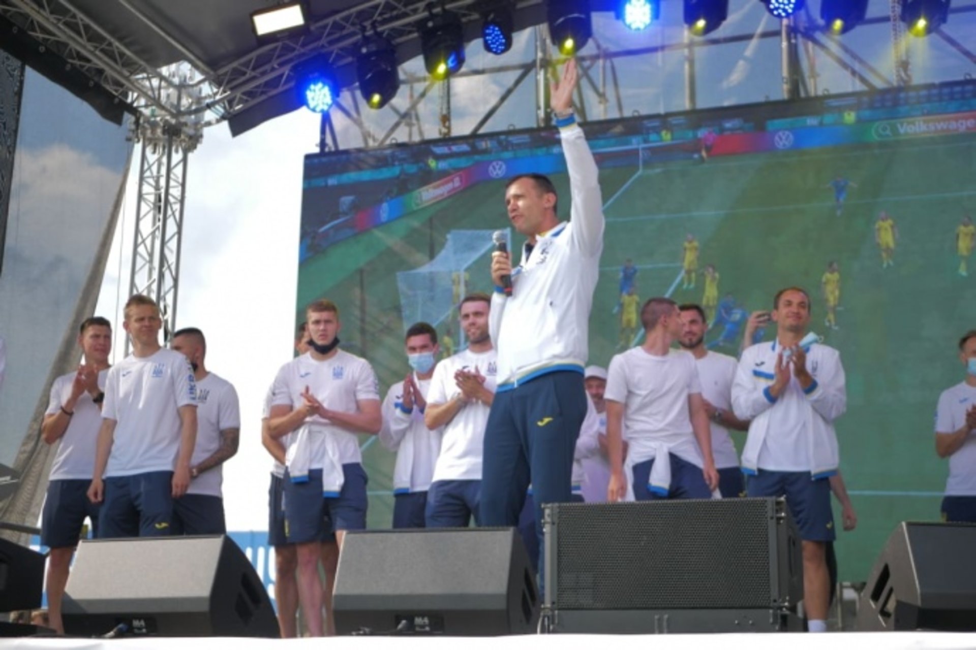 Національна збірна повернулася в Україну, фото УП