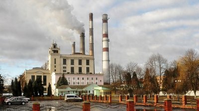 На Львівщині чоловік влаштував сидячий протест на 120-метровій трубі ТЕС