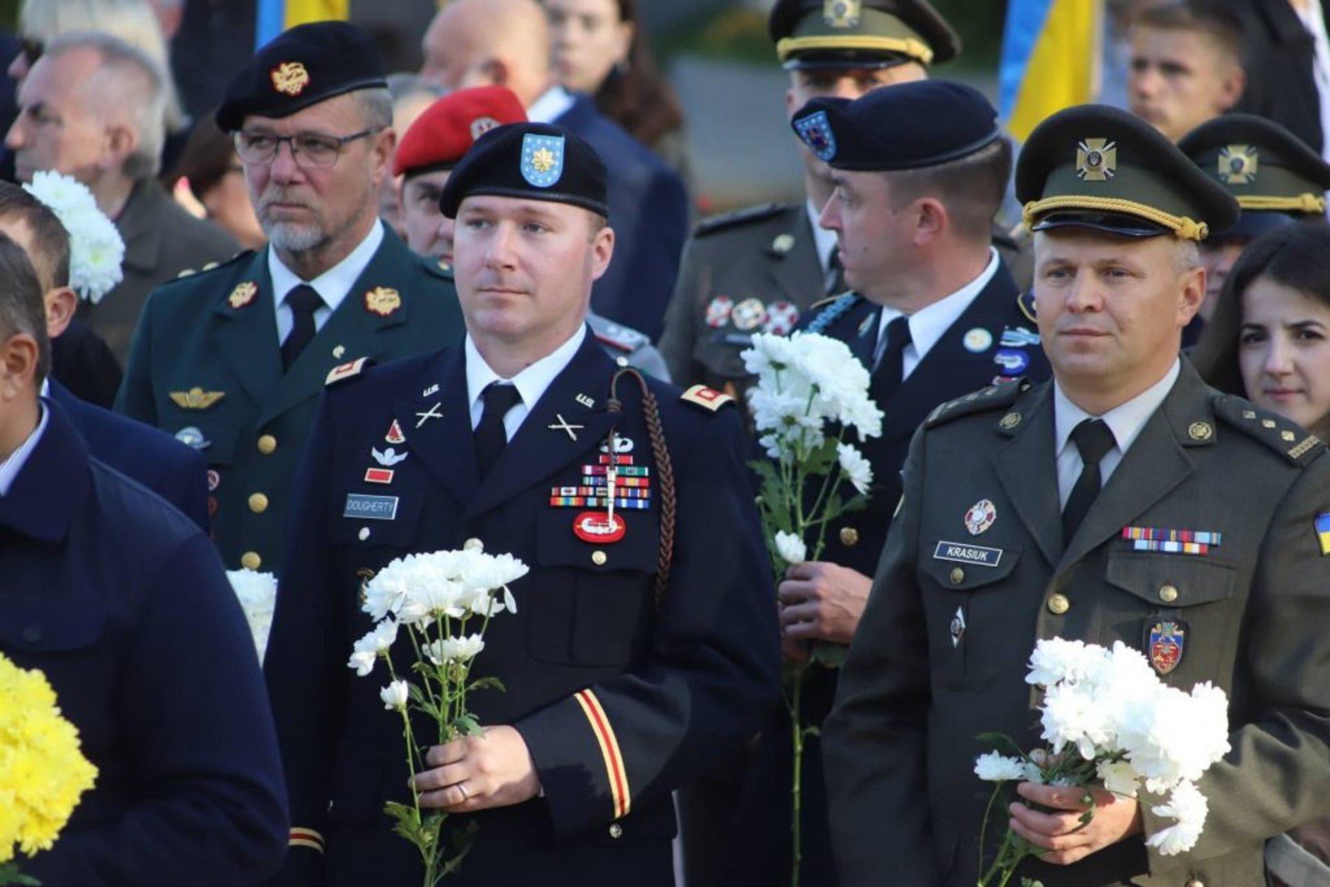 У Львові з військовими почестями перепоховали воїнів УПА. Фото Олександра Ганущина