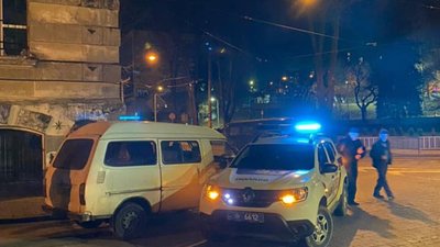У Львові сталась ДТП за участі автомобіля поліції охорони (ФОТО)