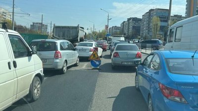 На вулицях Львова нарешті латають ями (ФОТО)