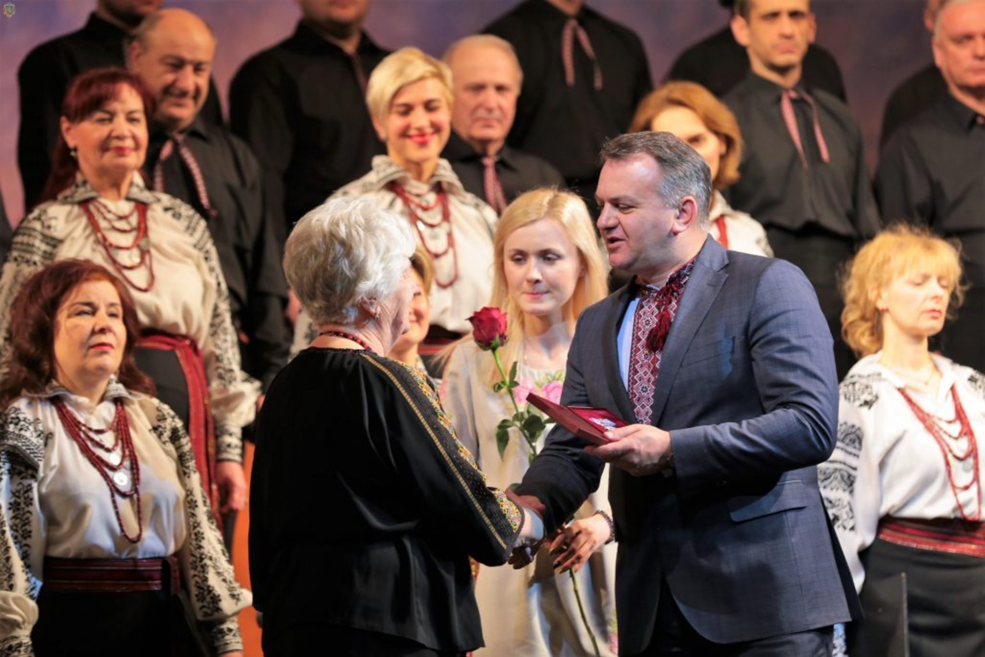 Синютка відзначив державними нагородами культурних та громадських діячів