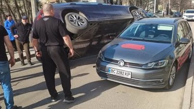 У Львові повідомили подробиці дивної аварії