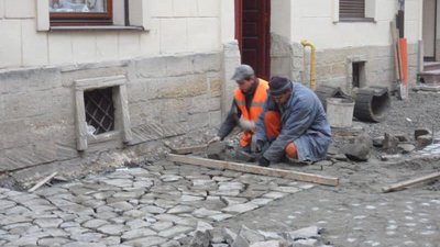 Львів асоціюється з бруківкою, яка може зникнути з вулиць міста (ФОТО)