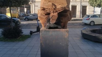 У Львові встановили памʼятник Садовому