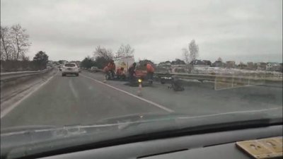 Поблизу Львова через ремонт мосту зупинився рух (ВІДЕО)