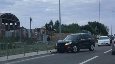 В елітному селі біля Львова не розминулись автомобілі (ФОТО, ВІДЕО)