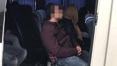На Мостищині затримали 14 нелегалів