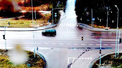 У Львові залатані ями на дорогах знову перетворились у пустоти (ФОТО)