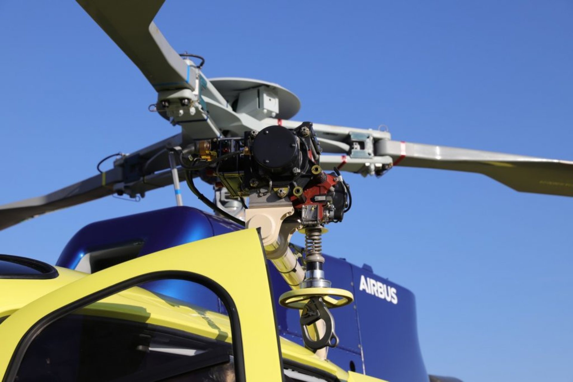Україна отримала від Франції два гелікоптери Airbus H125. Фото ДПСУ