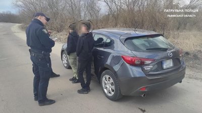 У Львові за кермом зупинили 10-річного хлопця (ФОТО)