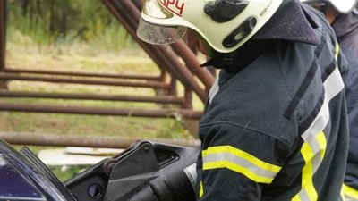 На Львівщині у кабіні вантажного автомобіля MAN затиснуло 68-річного водія