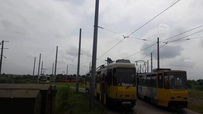 У Львові трамвай на кінцевій зупинці зірвав пантограф