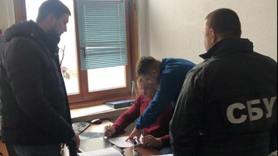 Посадовця Львівської митниці упіймали на контрабанді наркотиків до Польщі (ФОТО)