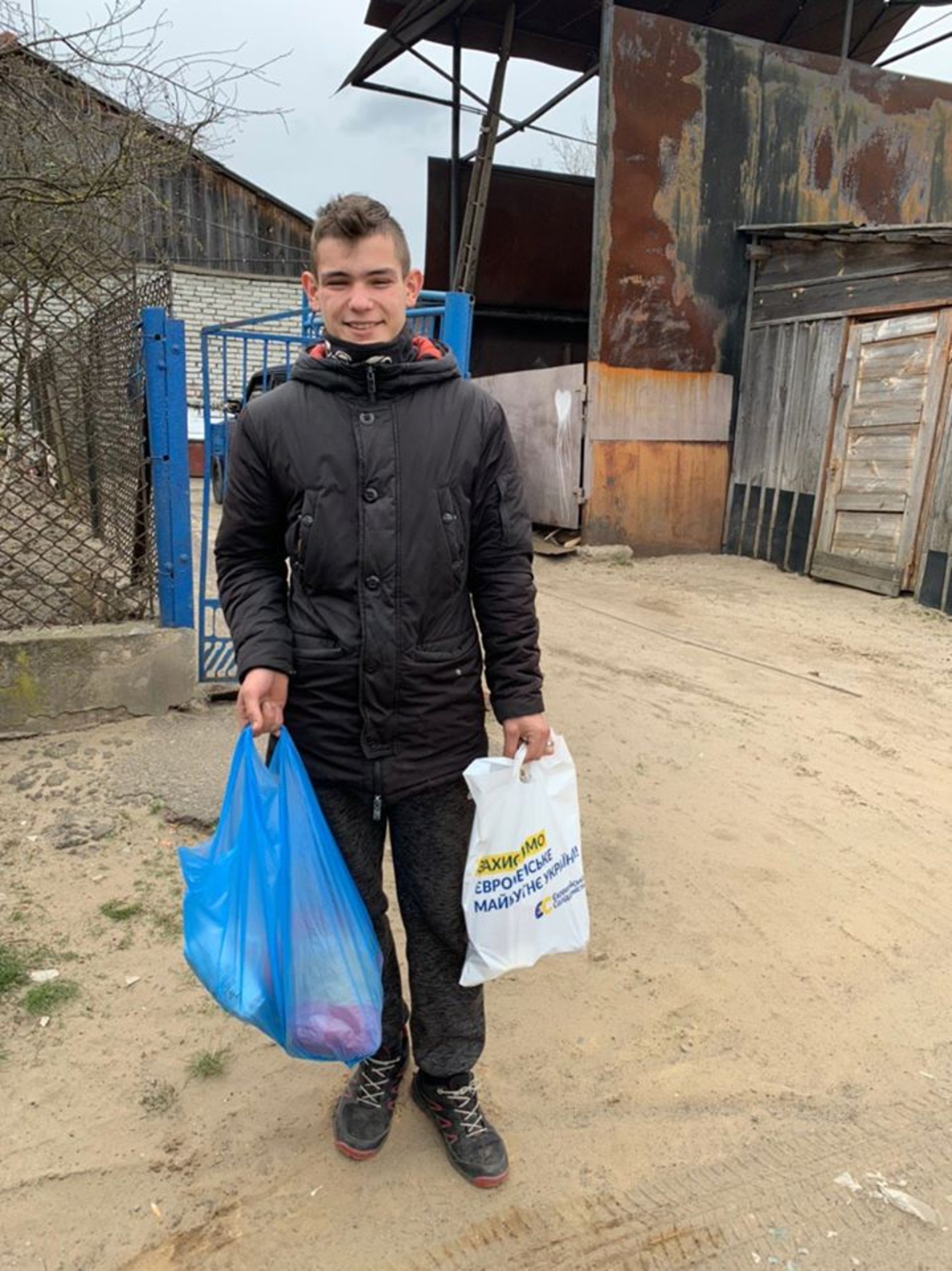 На Яворівщині подбали про найбільш соціально незахищених мешканців. Фото: Івано-Франківська сільська рада.
