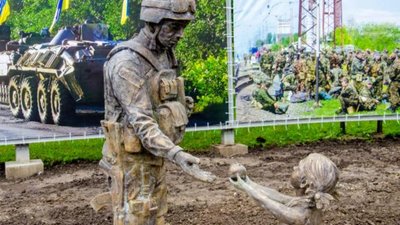 На Львівщині невідомі розмалювали образливими написами офіс громадської організації ветеранів АТО (ФОТО)