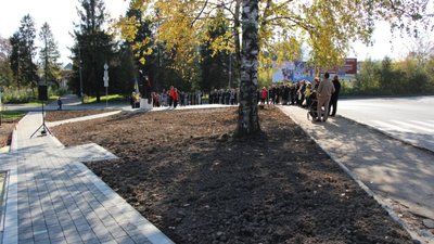 У Стебнику молилися за захисників та захисниць у новому сквері Героїв