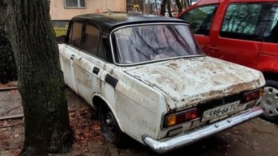 У Львові на вулиці знайшли покинуті автомобілі (ФОТО)