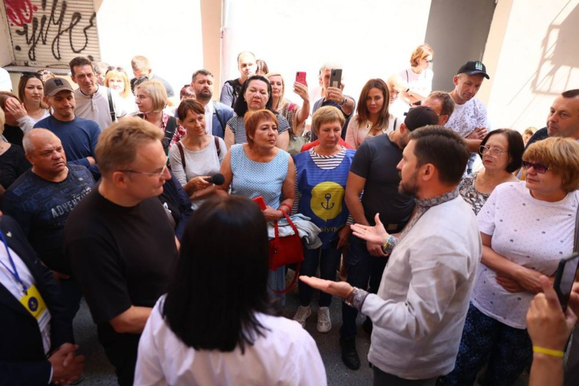 Майже 10 тис осіб приїхали з Маріуполя до Львова