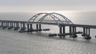 Через Керченський міст утворився багатокілометровий затор (ВІДЕО)