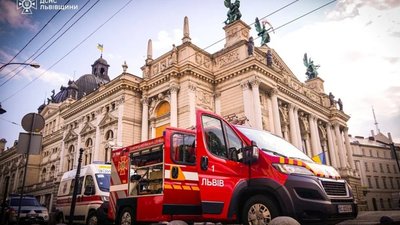 У Львові врятували літню жінку