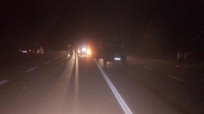 На Мостищині подружня пара загинула під колесами авто
