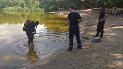 На Львівщині шукали тіло утопельника