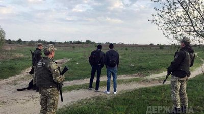 Неподалік Краківця затримали двох африканців