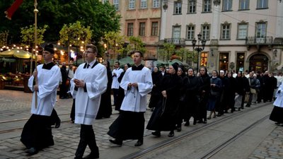 Львовом пройшла процесійна хода на честь Пресвятої Діви Марії Фатімської (ФОТОРЕПОРТАЖ)