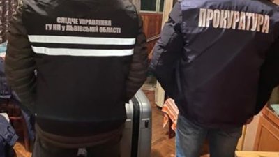 Грабежі на майже 1,5 млн грн – у Львові повідомлено про підозру 8 особам (ФОТО)