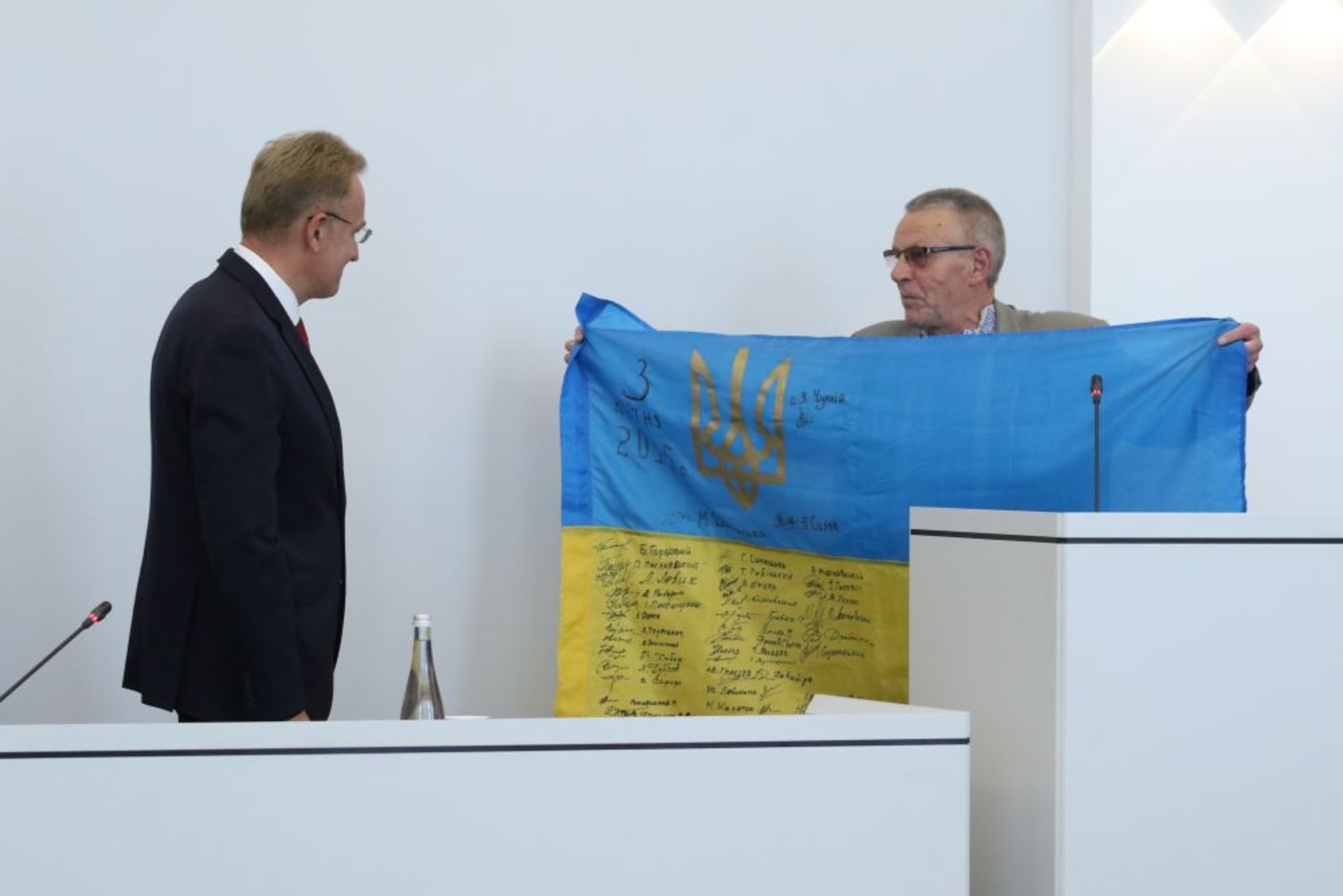 У Львівській міській раді відбулося урочисте засідання за участю депутатів 1-го демократичного скликання, фото ЛМР