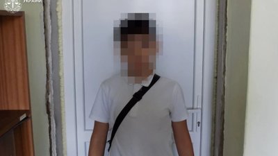 На Львівщині троє підлітків побили та пограбували перехожого