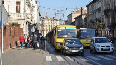 Львів’яни просять встановити кіоски для продажу квитків на всіх зупинках