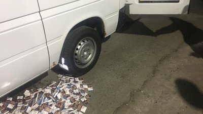 Мешканець Яворівщини намагався перевезти до Польщі 300 пачок сигарет (ФОТО)