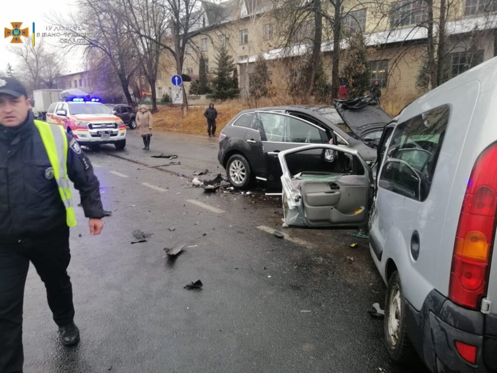 Смертельна ДТП в Івано-Франківській області: водій загинув, серед постраждалих є діти