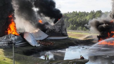 ​​Хімічний та радіаційний фон в нормі, - Віталій Коваль прокоментував наслідки влучання в нафтобазу на Рівненщині