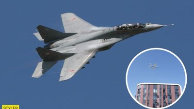 У небі над Києвом помітили винищувачі (ВІДЕО)