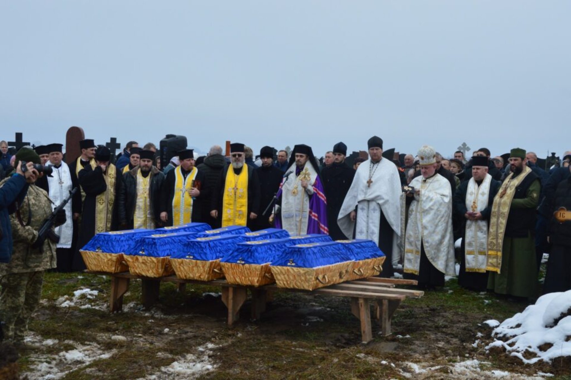 На Тернопільщині урочисто перепоховали останки воїнів УПА