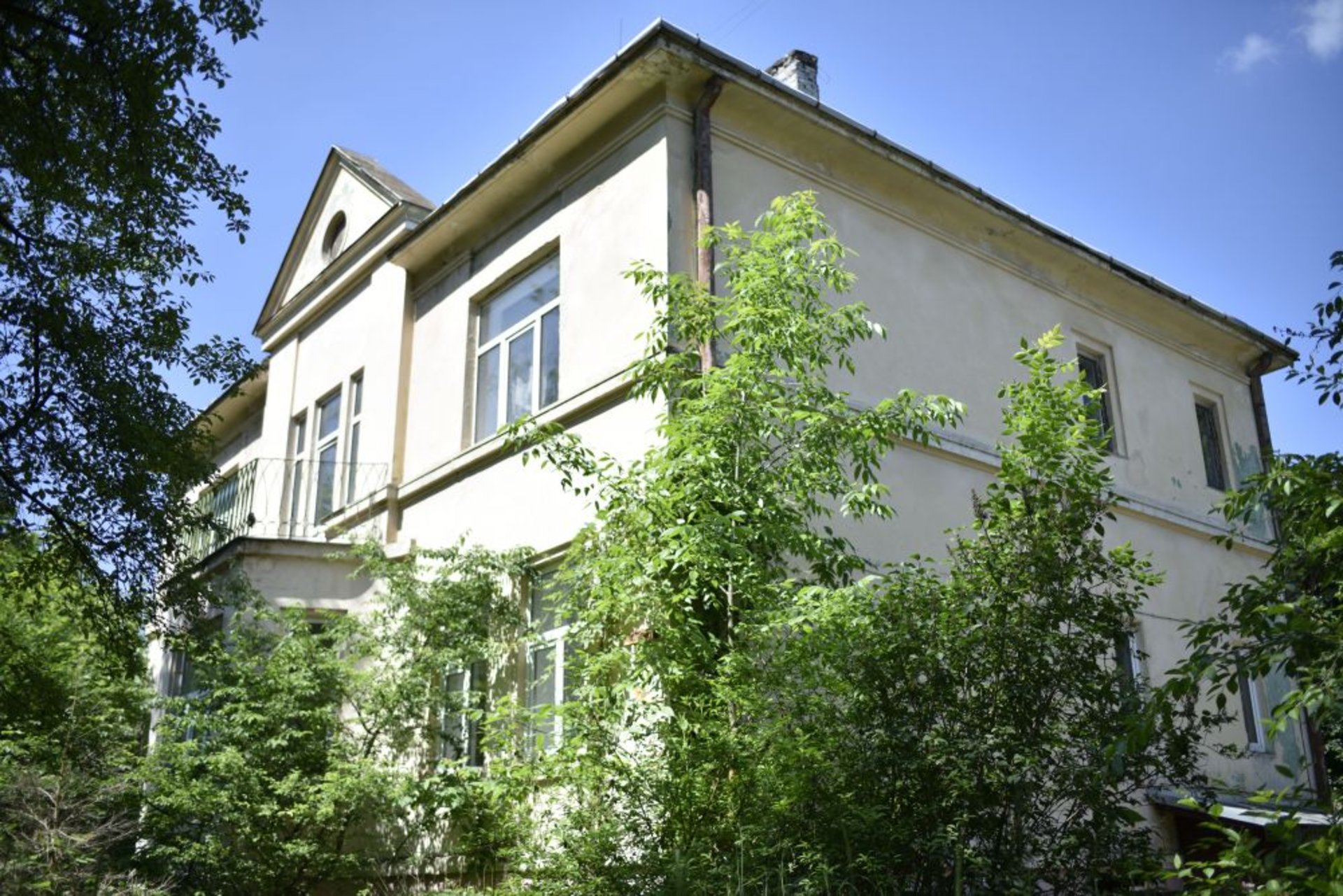Садовий приїхав подивитись на колишній дитячий санаторій на Коновальця