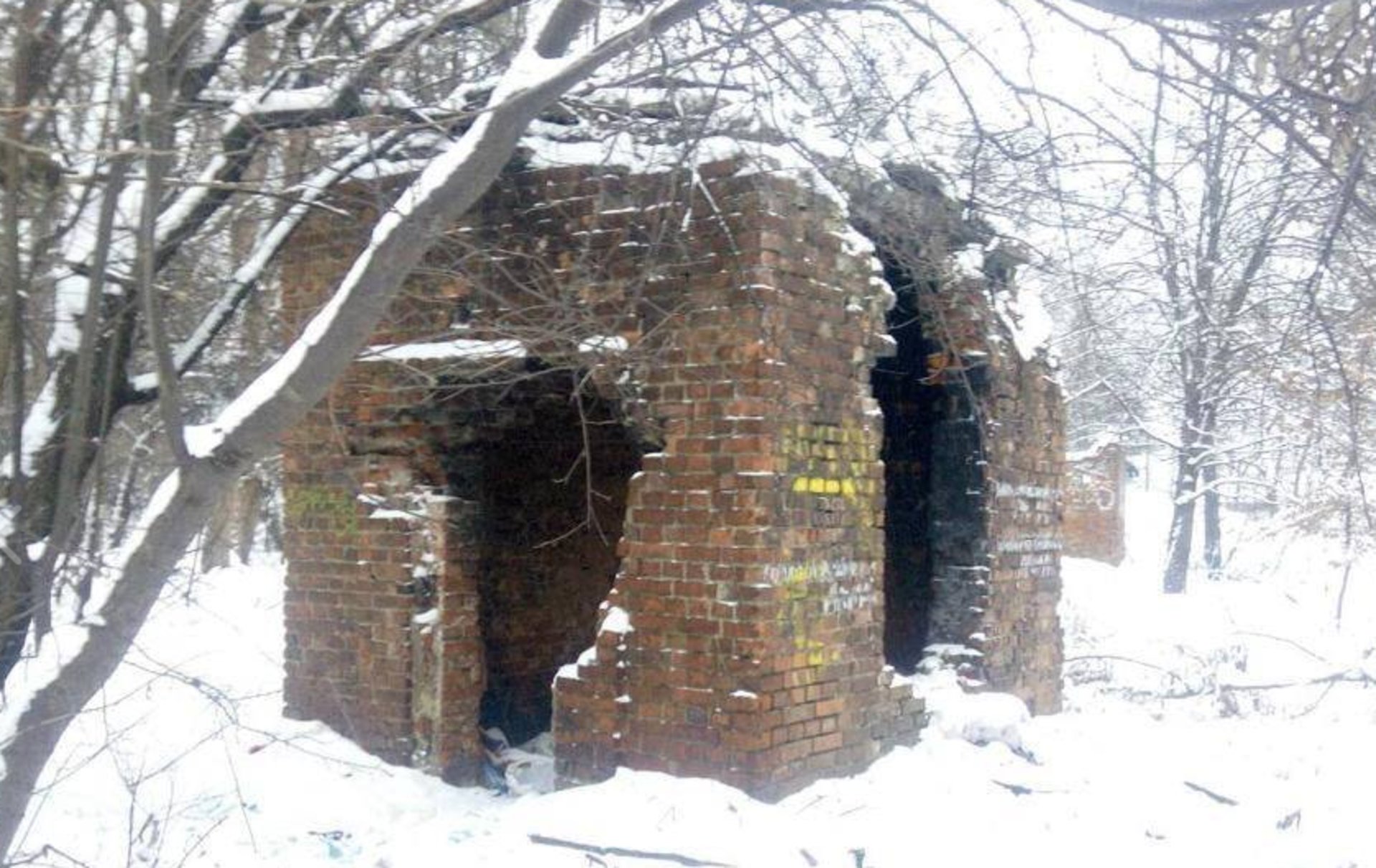 Будівля в якій було виявлено тіло жінки. Фото: Нацполіція у Львівській області