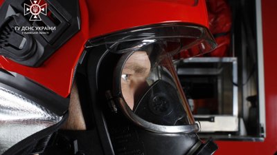 У Львові під час пожежі в квартирі ледь не загинула літня жінка