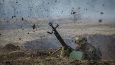 На Донбасі внаслідок обстрілів загинув військовослужбовець, ще 10 отримали поранення
