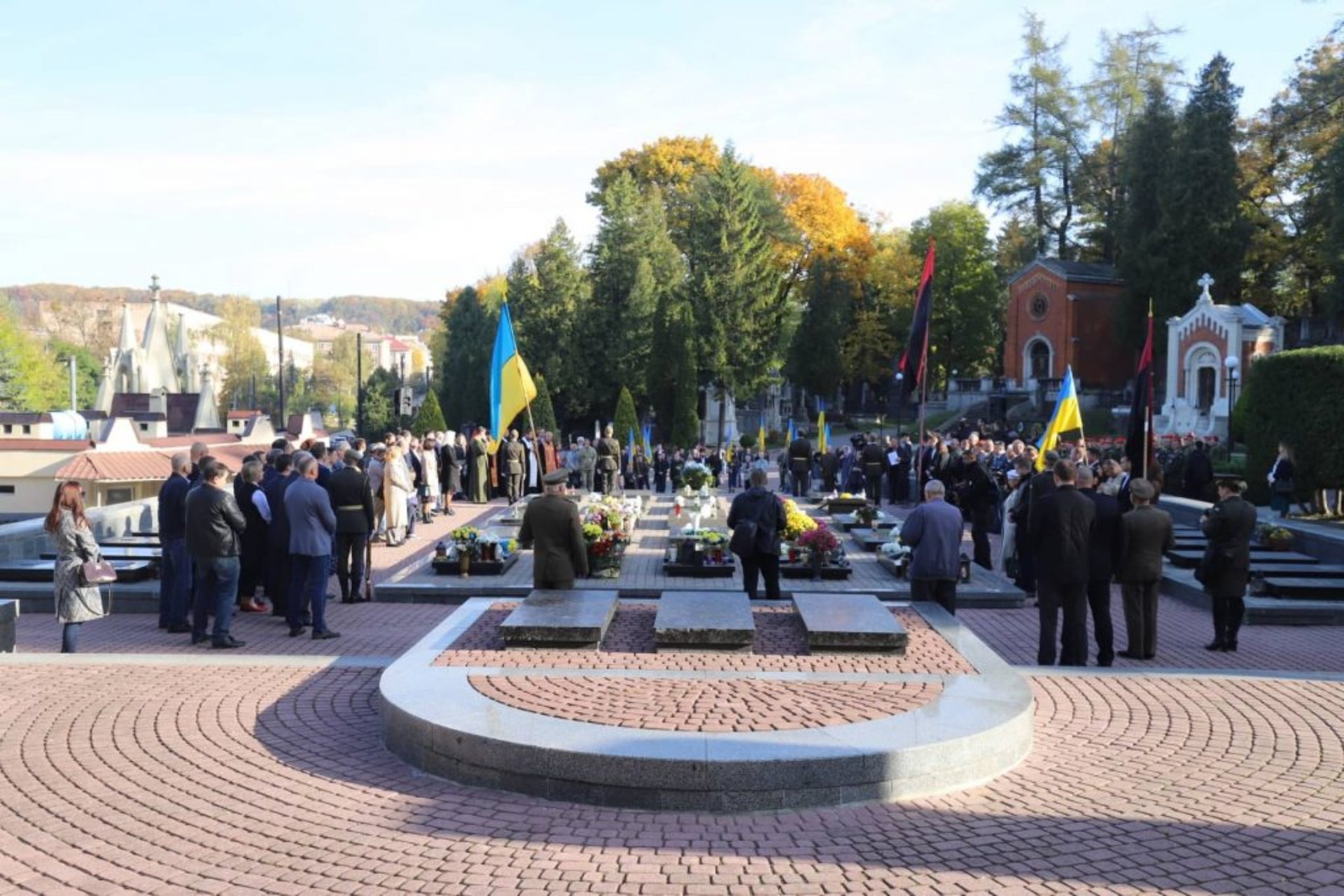 У Львові з військовими почестями перепоховали воїнів УПА. Фото Олександра Ганущина