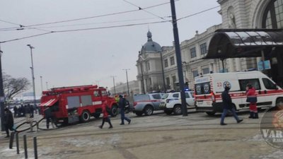 У Львові "замінували" головний вокзал (ФОТО)