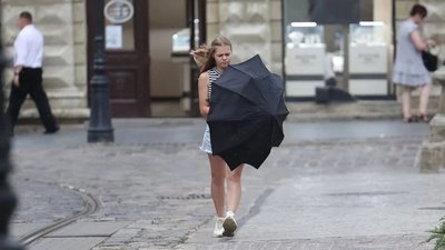 У Львові на п’ятницю синоптики прогнозують грозу і сильний вітер