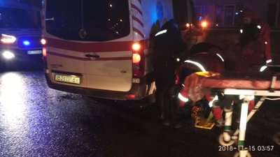 У Львові «швидка» влетіла в підземний перехід, постраждала бригада швидкої допомоги