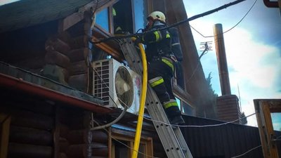 На Львівщині горів заклад харчування
