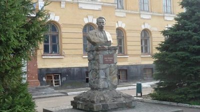 На Львівщині влада Самбора забила на пам’ятник Івану Франку